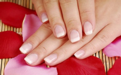 How to Clean Fingernails?